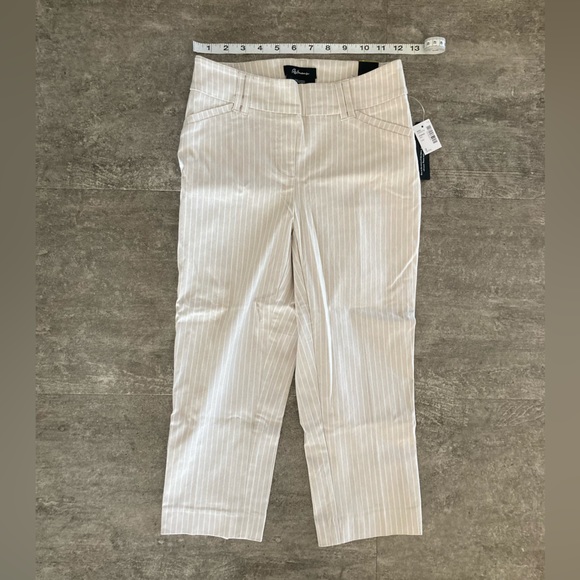 Reitmans Iconic Capris - Size 2 Petite - Picture 6 of 6